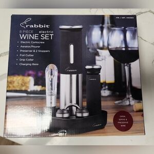 Rabbit 8-piece electric wine set *NEW IN BOX*